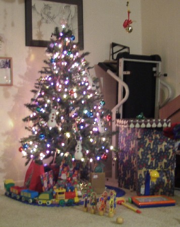 photo of the Christmas tree without a flash